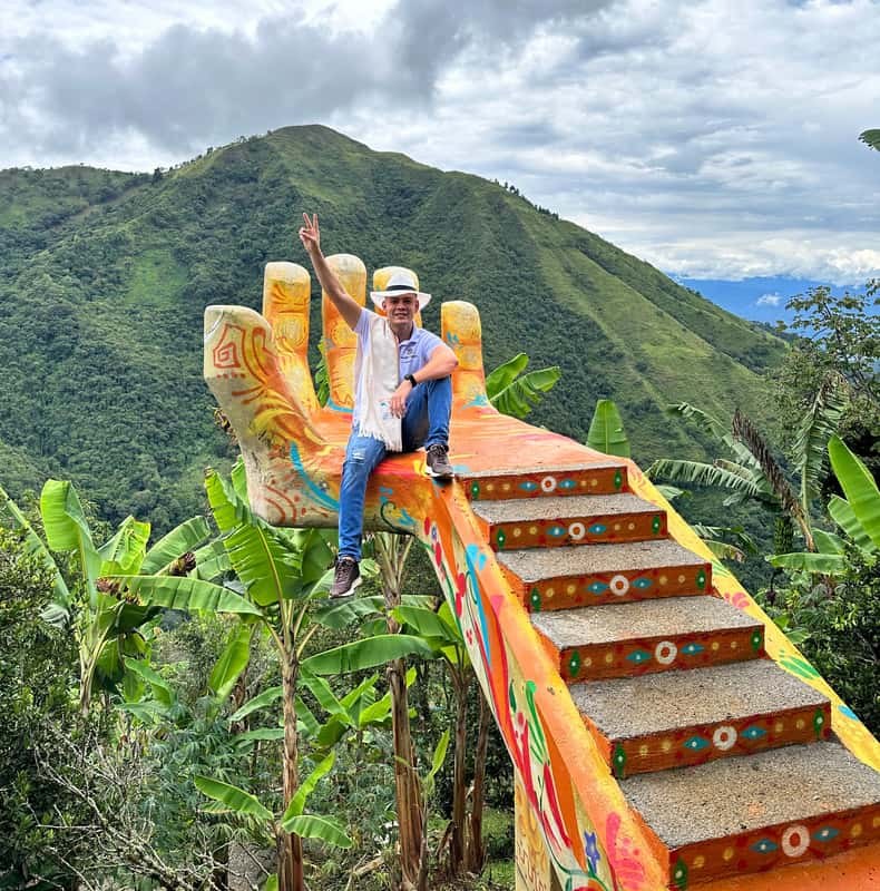 Medellín: Coffee and Fruit Plantation Sightseeing Tour with Paisa Food