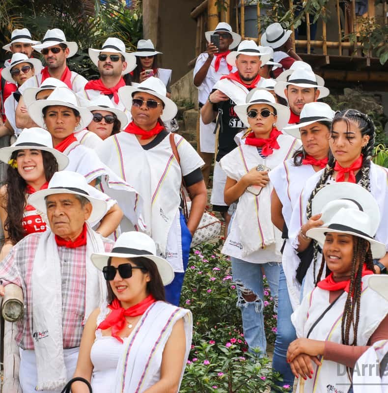 Medellin: Coffee Tour with Transport, Snacks and Tastings